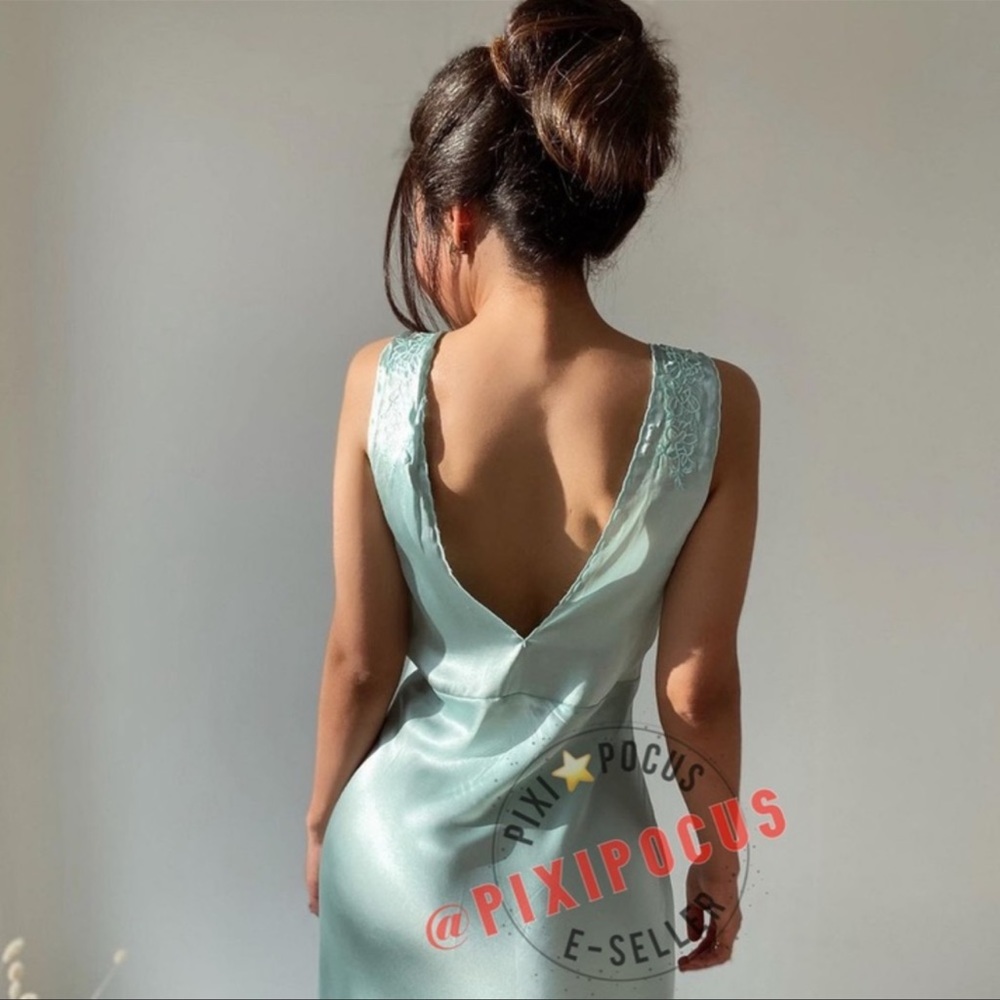 🔥ZARA EMBROIDERED SILK DRESS 🔥 - Picture 8 of 15